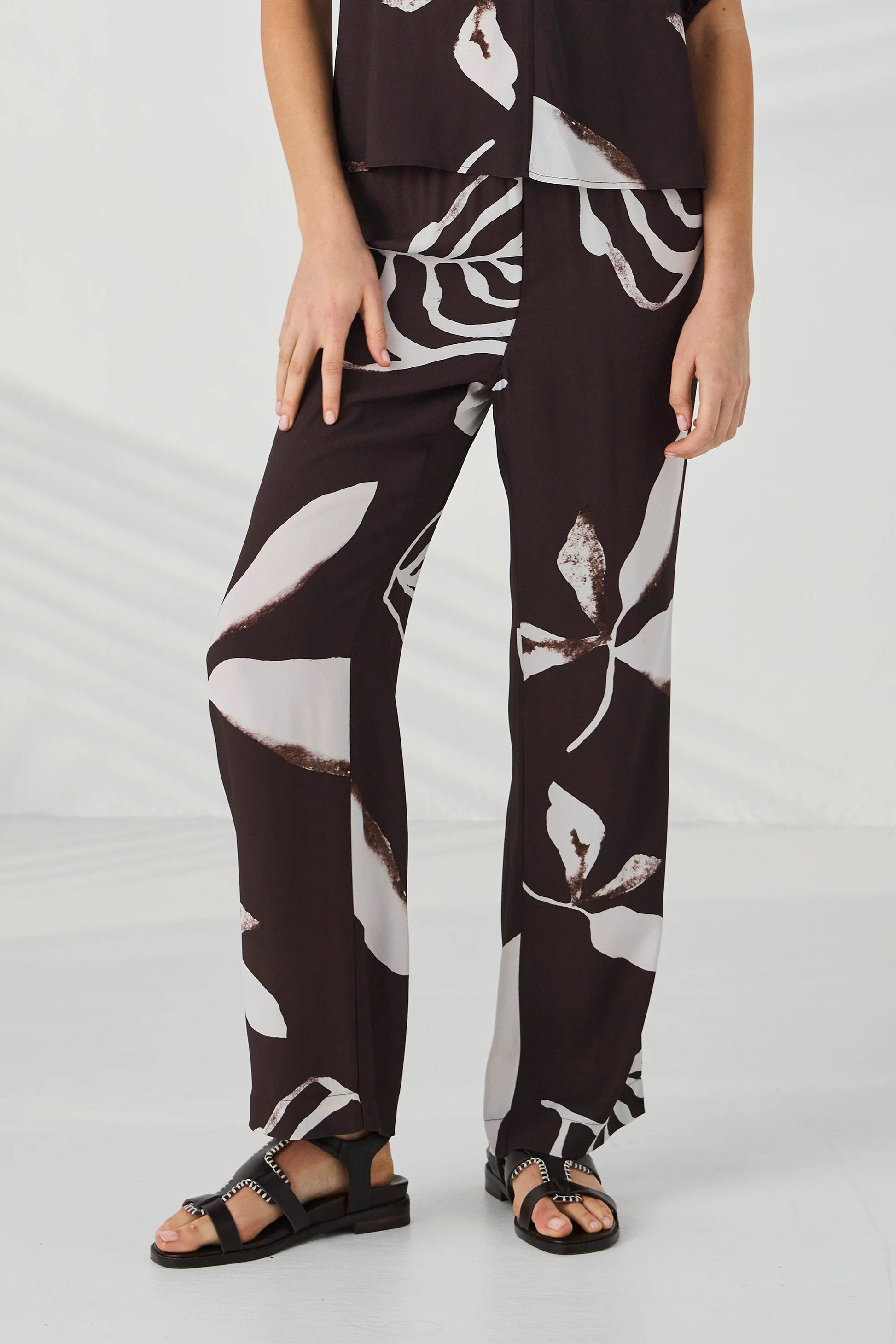 Close-up of the straight leg on the Lania Maple Pant in Maple Print