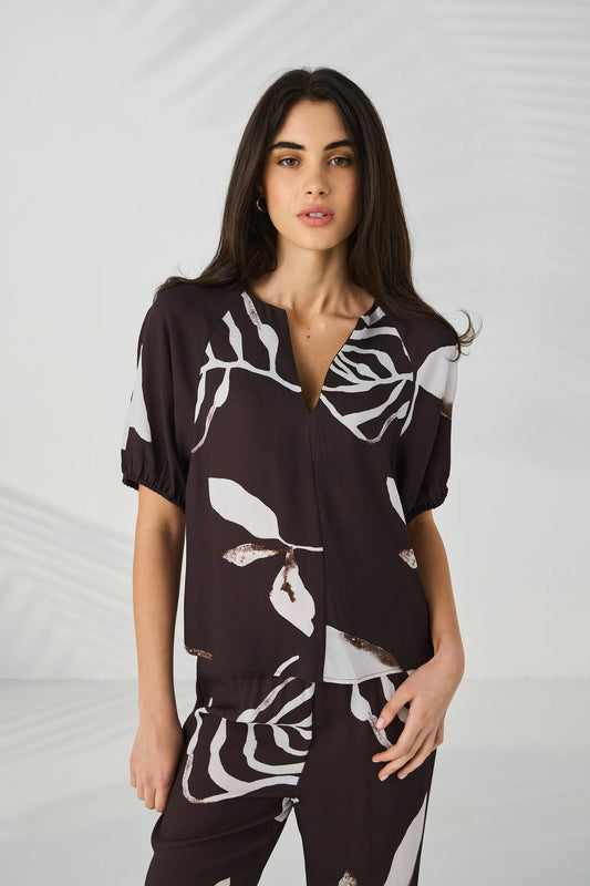 Lania Maple Top in Maple Print viscose blouse with V-neckline and raglan sleeves – front view