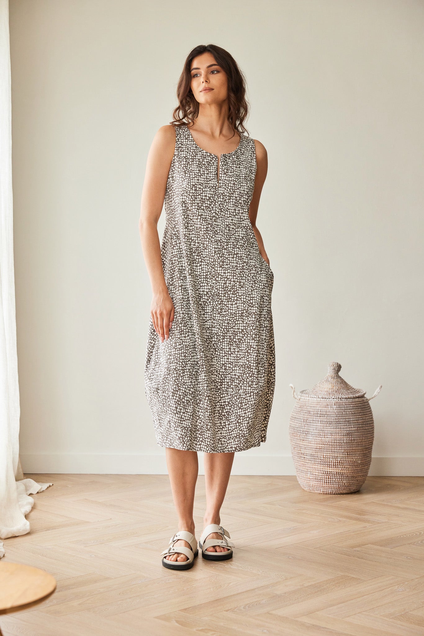 Peruzzi Sleeveless Print Technical Dress in Taupe and Ecru