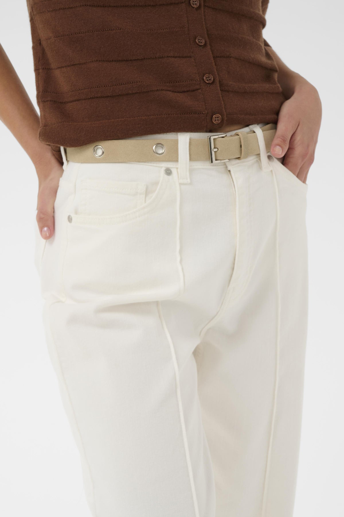 Soaked in Luxury Rina Barrel Jeans in Whitecap Gray