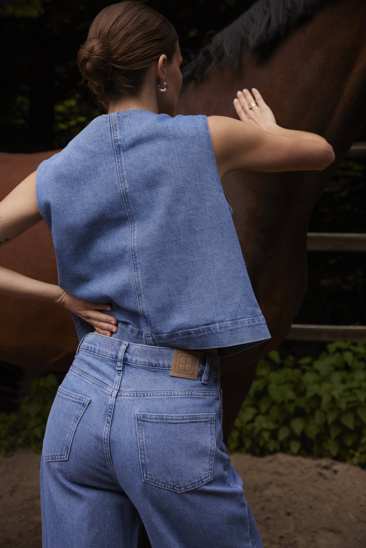 Soaked in Luxury Rinatina Barrel Jeans in Medium Blue Denim